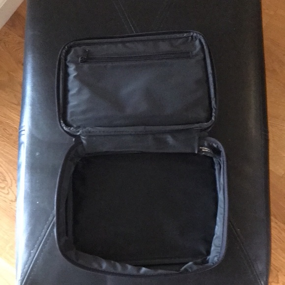 PERRY ELLIS MENS LEATHER TOILETRIES CASE EUC - Picture 4 of 6